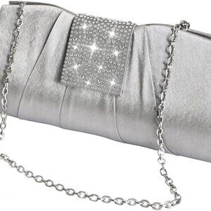 Glamorous Evening Clutch with Roomy Interior - Ideal for Special Occasions